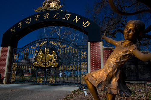 neverland-front-gate